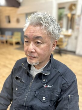 スカイ(SKY) ツイスパ/波巻き/眉毛/バーバー/ニュアンスパーマ/ブリーチ