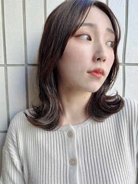 ディスオモテサンドウ 表参道(This OMOTESANDO) 韓国風くびれミディアム