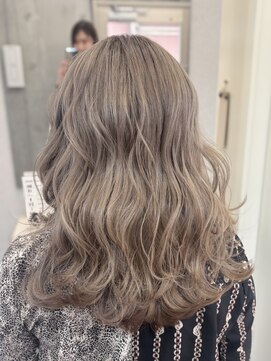 ミリィバイアヤラ 船橋店(MIRYI by ayala) 【AYAKA】ミルクティーベージュ/ブリーチカラー