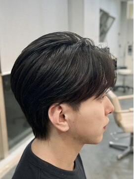 バース バイ ハピネス(BIRTH by happiness) 韓国へアカルマパーマワックスなしセンターパート黒髪ウルフ