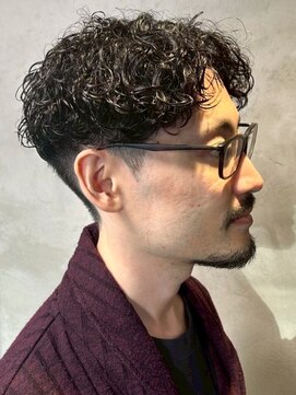 ディスイズバーバーサード(THIS IS BARBER 3rd) ハードパーマ アップバング ツーブロック ショート 黒髪