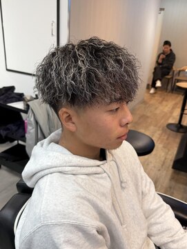 ヴィ 大宮(Vii) フェード/メンズ/大宮/ツイストスパイラル