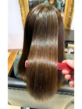 柔らかさ重視の縮毛矯正なさ弱酸性縮毛矯正