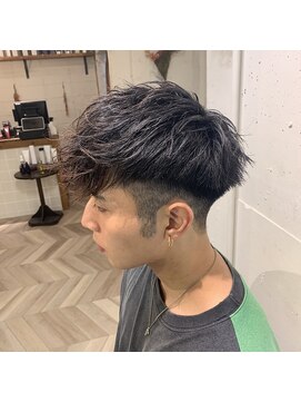 エル(EL by green) 【YUKI】ショートレイヤー×ツーブロック×刈り上げ