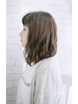 リーニアプラスエヌ(LINHA +n) 20代30代40代　抜け感ショートバング【長浜】