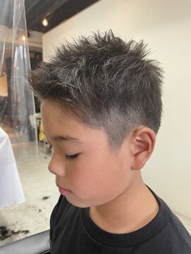 フィールグッドカンパニー(Feel Good Company) キッズカットアシメツーブロック刈り上げスパイキーショート