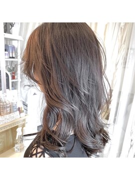 ティアナ(Tiana) 韓国レイヤースタイル