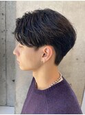 センターパートニュアンスパーマツーブロックメンズマッシュ
