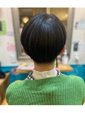 チッカルーチェ(Chicka luce) 女性らしい刈り上げしょーと