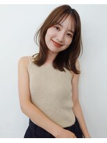 ノイ(noi)&nbsp;鎖骨ミディアム くびれヘア フェイスレイヤー レイヤーカット