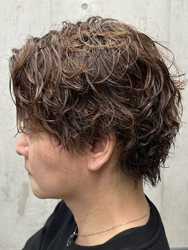 フイ 代々木(Hui) メンズ/アップバング/ツーブロックマッシュ/束感ショート波巻き