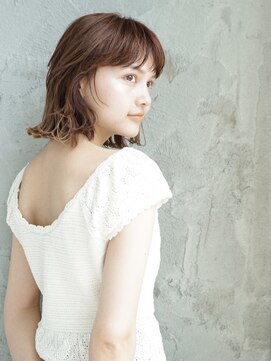 ブランチバイスリール(branch by suri-ru) 斜めバング グレージュカラー デザインカラーシルキーベージュ