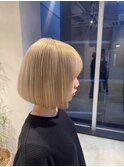 ホワイトブロンド×ボブ