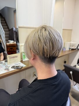 コアフィールフィス(COIFFURE fils) 新規お得クーポンあり【見附　今町】ホワイトカラー
