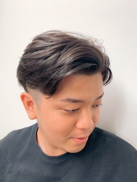バーバーショップ テト キタヤマ(barber shop tete kitayama) ツーブロック★大人センターパート