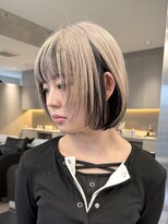 サンクプロジェクト(cinq PROJECT)&nbsp;ハイトーン切りっぱなしショートボブホワイトブロンドベージュ