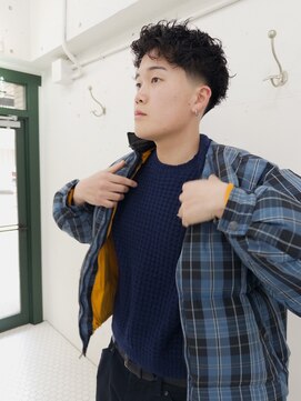 ウェルネス(Wellness) メンズ/ピンパーマ/テーパーフェード