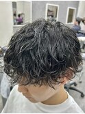 無造作束感メンズ波巻きパーマ