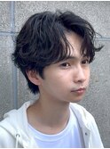 テーパーフェードフェザーパーマセンターパートビジネスヘア
