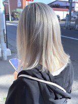 ブレイズヘアー(BLAZEhair) 【超ハイトーン】ホワイトシルバー×ブリーチ4回