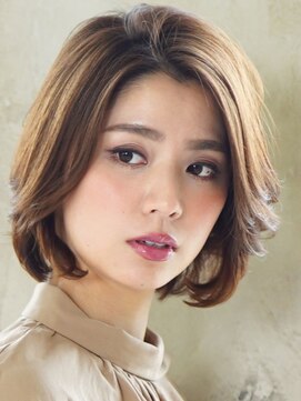 フミ(Fumi) 自然な女性らしいボブ