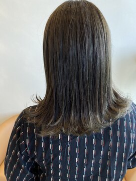 ピアリ サクラノ(Peri sakurano) 外ハネミディアムスタイル