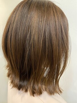 エール ヘアー(aile hair) 脱白髪ハイライトにイルミナカラーで艶髪