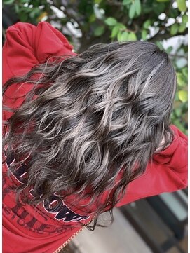 カフネ(KAHUNE) 外国人風ハイライト