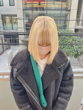 アルカナ 明治神宮前原宿(ARCANA) ホワイトブロンド　ブロンドヘアー　切りっぱなしボブ
