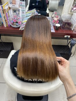 美容室 ハース(HAAS)の写真/明るいカラーもお任せください！徹底的にダメージレスにこだわった、髪に優しい薬剤で、理想の髪色へ♪
