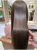 質感再生縮毛矯正とプレミアムトリートメントで髪質改善