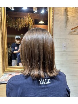 ボスケット(Boschetto) 外はねミディアムボブ