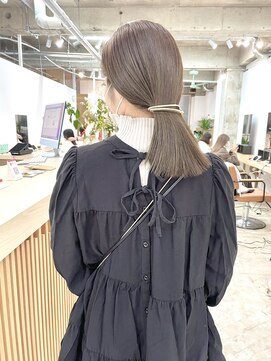 カシェル(cashel kishaba) オリーブベージュ×切りっぱなしボブ