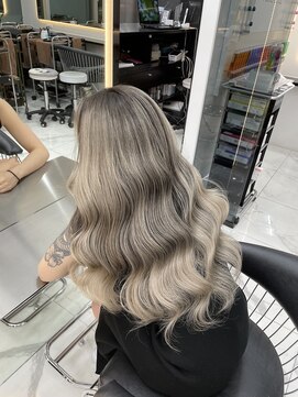 ラピス 渋谷本店(Lapis) バレイヤージュ/ホワイトグレージュ/ミニウルフ