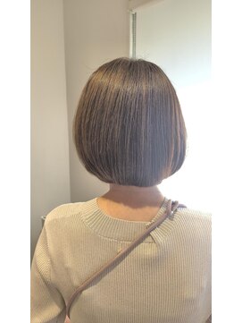 ケンジ 長後店(KENJE) 明るい白髪染めボブ