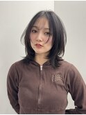 軽やかレイヤーのくびれミディアム