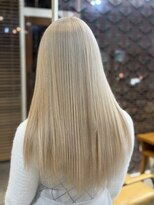 モモ(MOMO)&nbsp;ホワイトブロンド