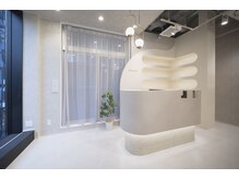 エレノア 高槻(Eleanor)の雰囲気（明るく洗練されたデザイン空間で上質なひと時を）