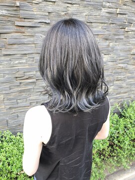 フィン(FiN by allure) 浦前ツバサ/スモーキーブルージュイルミナ外国人風