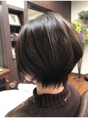 ショートボブ