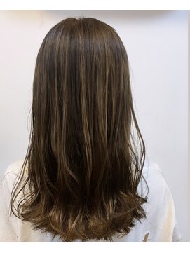 サイワイマチ美容室 メッシュですカラーを楽しもう！