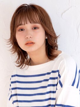 リトル アイズミ バイ ヴィーヴル(little aizumi by BIVRE) たっぷりレイヤーの外ハネミディアム