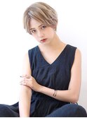 【大人可愛いひし形30代40代丸み束感前下がりショートボブ】