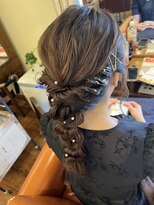 ヘア ミーツ ドレス プレローマ(HAIR meets dress pleroma)&nbsp;編みおろしアレンジ