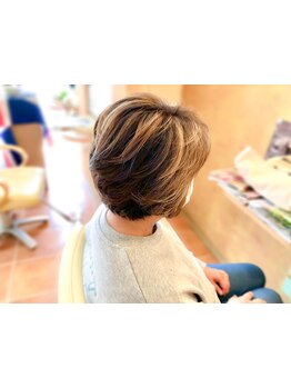 30～50代の大人キレイを目指す方に◎白髪ぼかしのハイライトでオシャレにグレイカラーを楽しめる♪