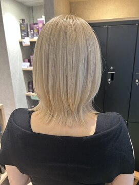 ビアンコ カーロ 二子新地店(Bianco caro) レイヤーミディアム/ブロンド/ブロンドベージュ