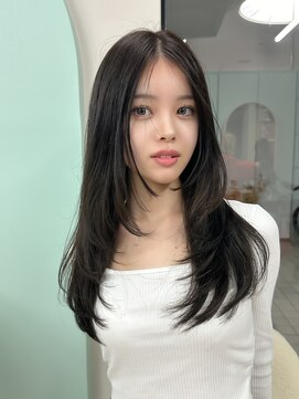 イロウ 山口どうもん店(IROW) レイヤーカット　顔周りレイヤー　暗髪　ロングヘア