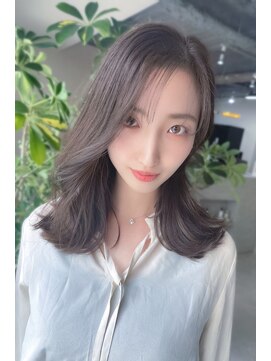 ロジ イン トゥバレー(LOWG in TOWVALLEY) 大人ナチュラルセミロング