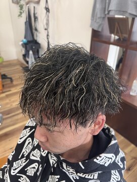 スウェル 稲毛店(Swell) サーフカール/フェザーパーマ/ブルーブラック/稲毛駅/眉毛