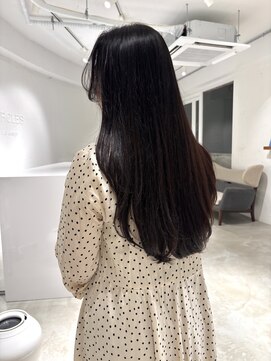 サークル(CIRCLES) ロングレイヤー×艶酸性の縮毛矯正